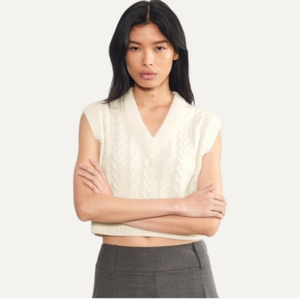 Aritzia Sunday Best Merino Wool Cropped Sweater V Neck Chunky Beige Size XSMALL